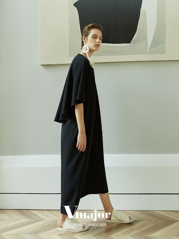 Vmajor女装2022春夏季黑色宽松连衣裙