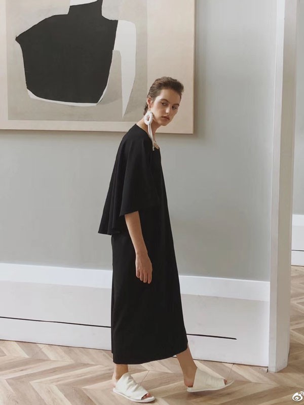 Vmajor女装2022春夏季黑色宽松连衣裙