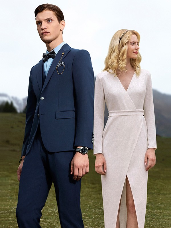 迪柯尼2021秋冬季白色开叉连衣裙