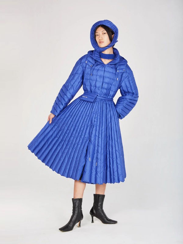 ​FENGYITAN2021秋冬季蓝色褶皱羽绒服