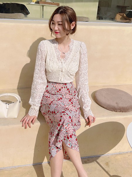 桔尚2022春夏季白色印花包臀裙