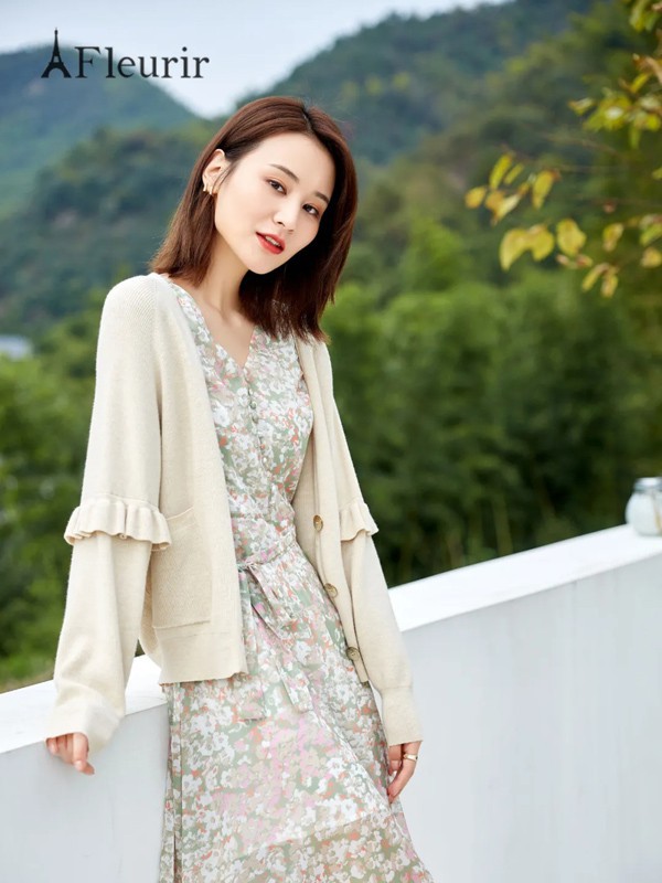 AFleurir2022春夏季米色荷叶边针织衫