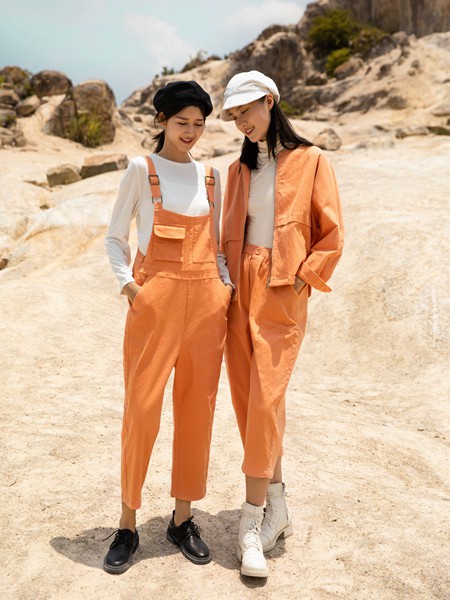 堓上2021秋冬季橙色纯色背带裤