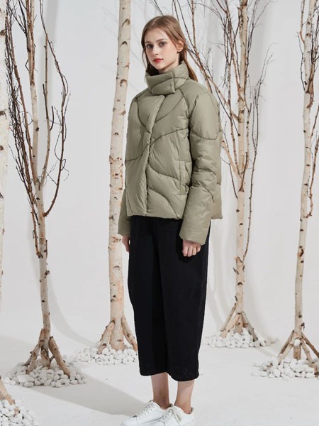 ​Binkeke女装2021秋冬季抹茶绿高领羽绒服
