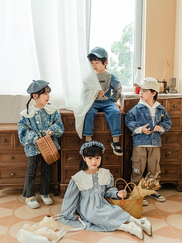 迪士汤姆童装2021秋冬季蓝色印花连衣裙