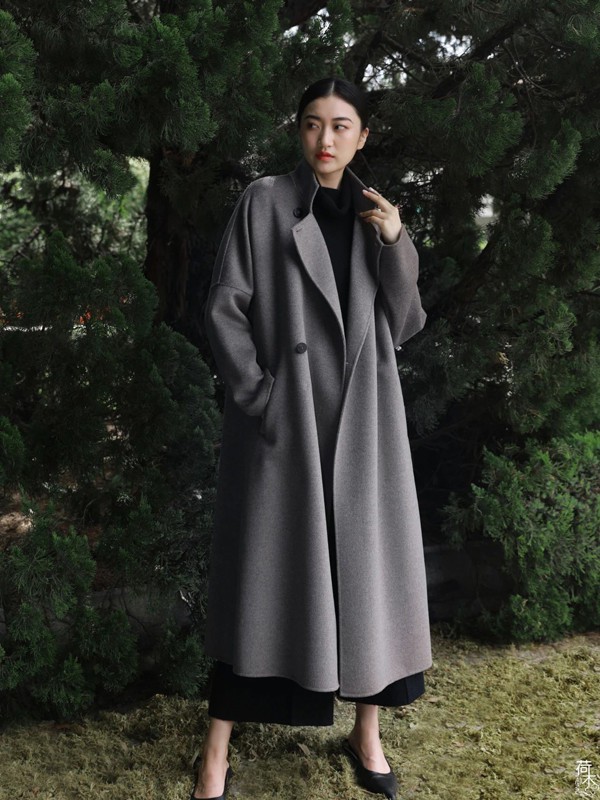 荷木女装2021秋冬季灰色长款大衣