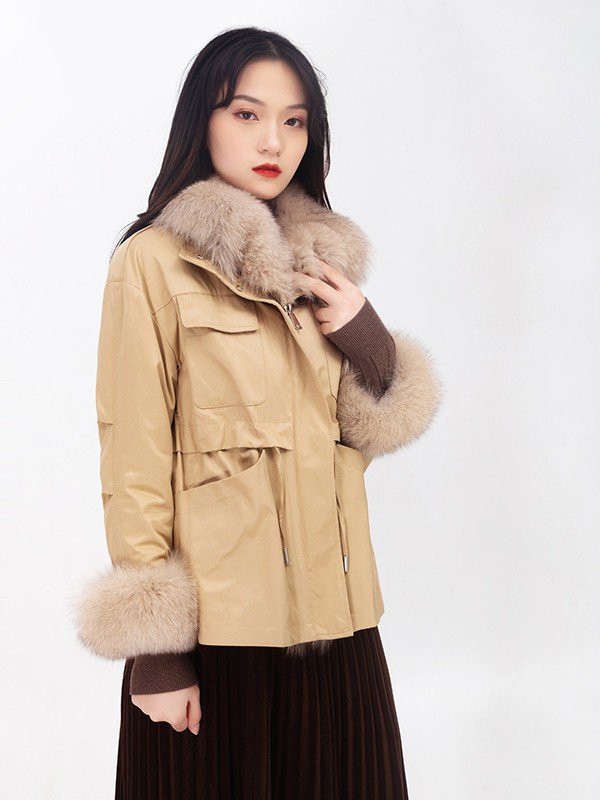 麓溪女装2021秋冬季卡其色带毛领外套