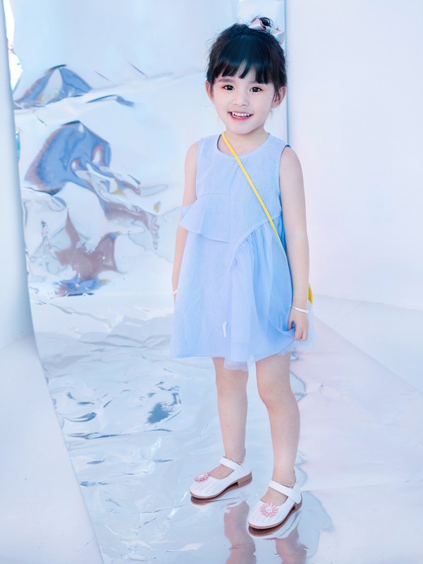 宝贝巴迪童装2022春夏季蓝色纯色连衣裙