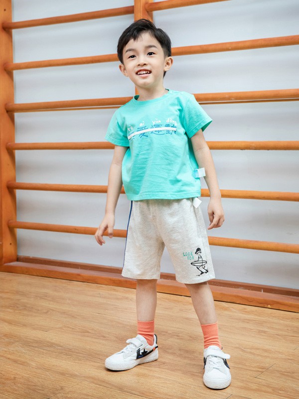 宝贝巴迪童装2022春夏季蓝色印花T恤