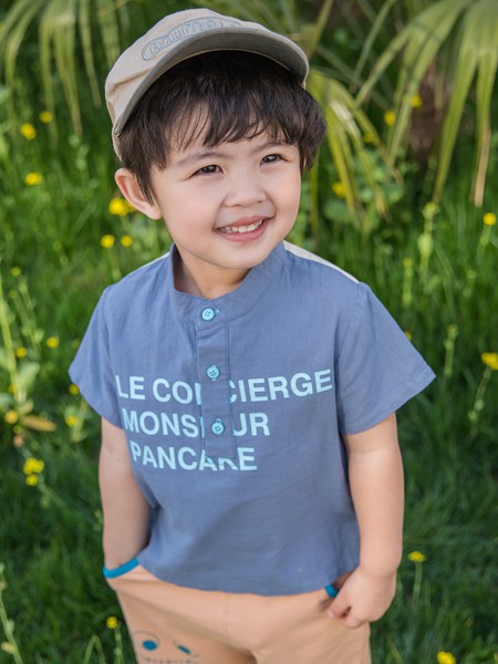 贝贝睿亲2022春夏季黑色字母polo衫