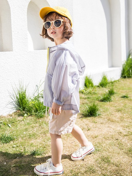 贝贝睿亲童装2022春夏季卡其色纯色短裤