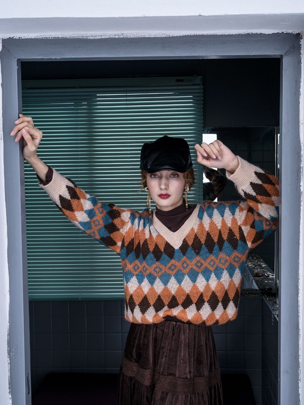 读色女装2021秋冬季白色印花毛衣