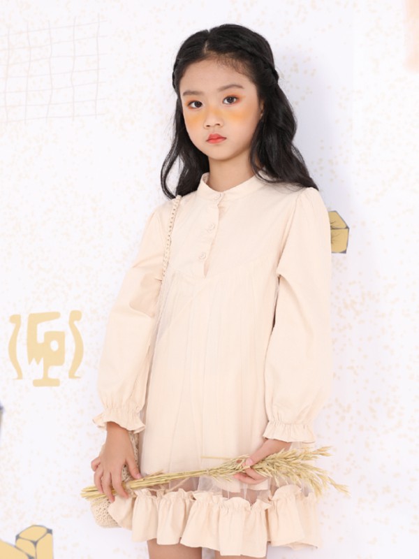 莳季童装2022春夏季米色纱网连衣裙