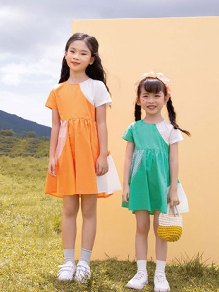 莳季童装2022春夏季绿色印花连衣裙