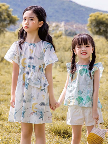 莳季童装2022春夏季白色印花连衣裙