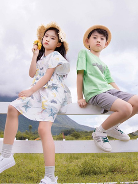莳季童装2022春夏季白色印花连衣裙