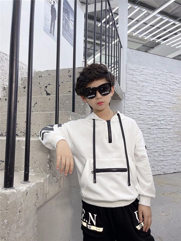 七彩芽2021秋冬季白色印花卫衣