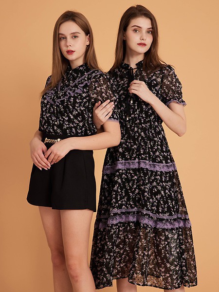 集娴2022春夏季黑色印花连衣裙