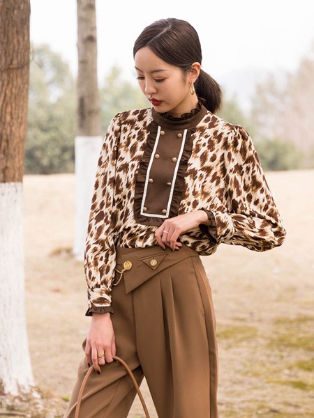 靖选2022春夏季白色印花雪纺衫