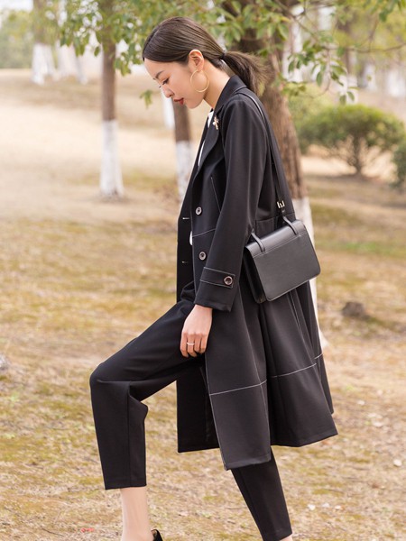 靖选女装2022春夏季黑色纯色风衣