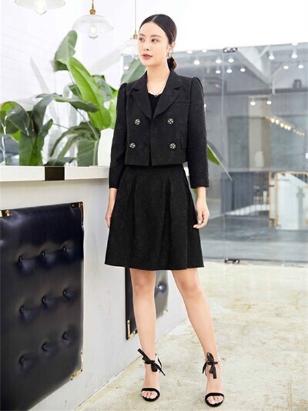 婕妮熙2022春夏季黑色纯色风衣