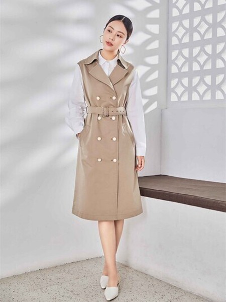 VOGUECREATECH女装2022春夏季卡其色纯色连衣裙