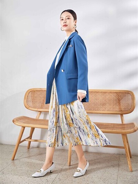 VOGUECREATECH女装2022春夏季蓝色纯色西装