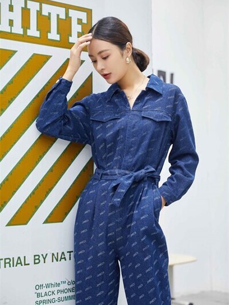 VOGUECREATECH女装2022春夏季藏蓝色印花连体裤