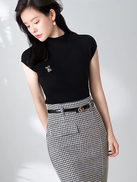 歌米裳女装2022春夏季白色格子包臀裙