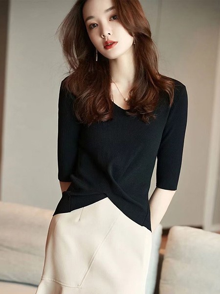 歌米裳女装2022春夏季黑色开叉T恤