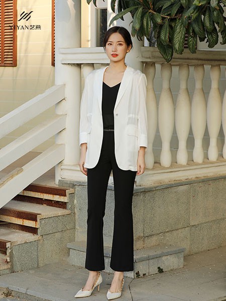 艺燕女装2022春夏季白色纯色西装