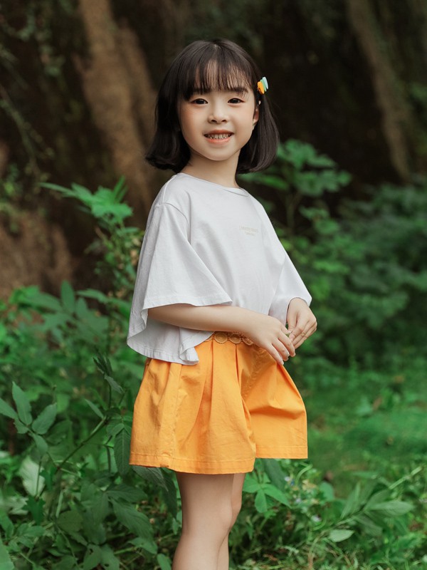 唛咖啦2022春夏季黄色宽松短裤