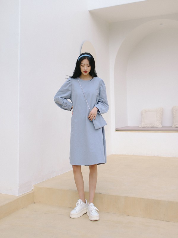 雅趋女装2022春夏季蓝色宽松连衣裙