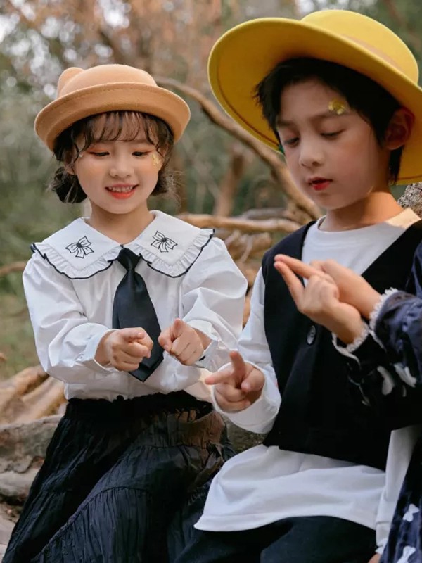 植木西2021秋冬季白色娃娃领衬衫