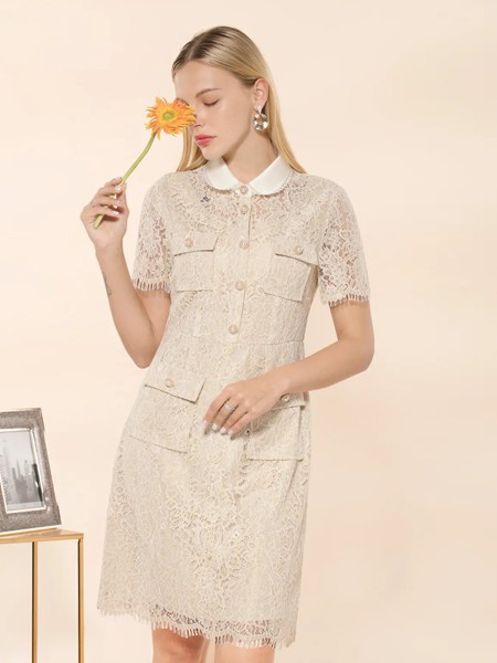 芭黎朵2022春夏季米色印花连衣裙