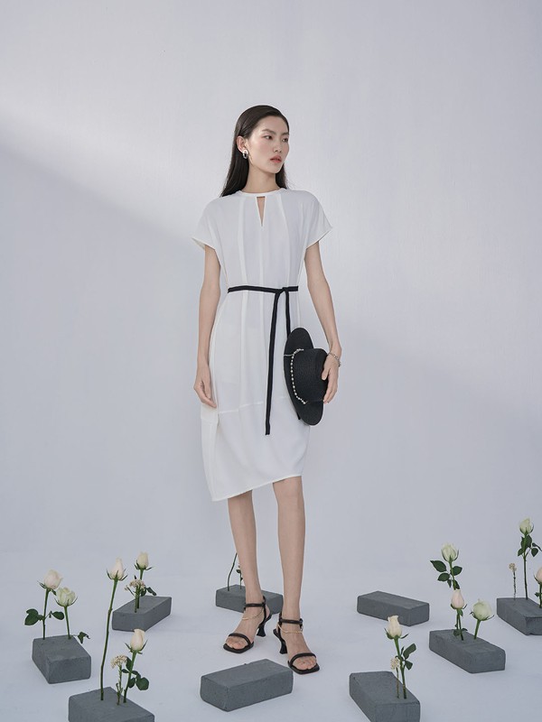 FIFI&LILY女装2022春夏季白色收腰连衣裙