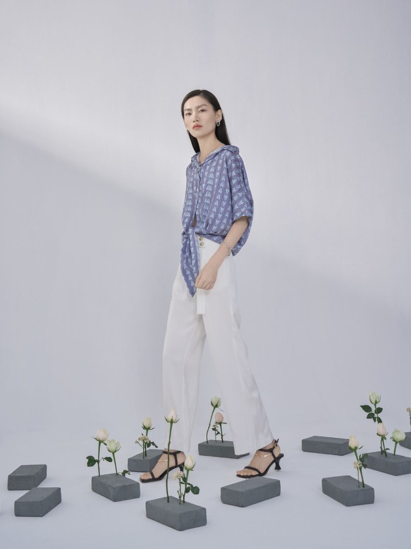 FIFI&LILY女装2022春夏季蓝色印花衬衫