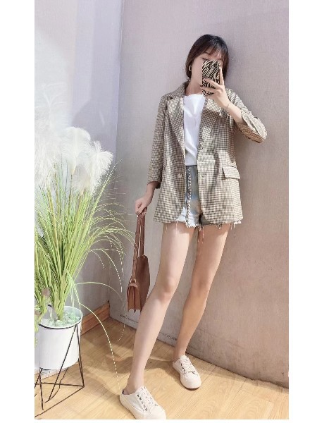 衣时代网女装2022春夏季棕色格子西装