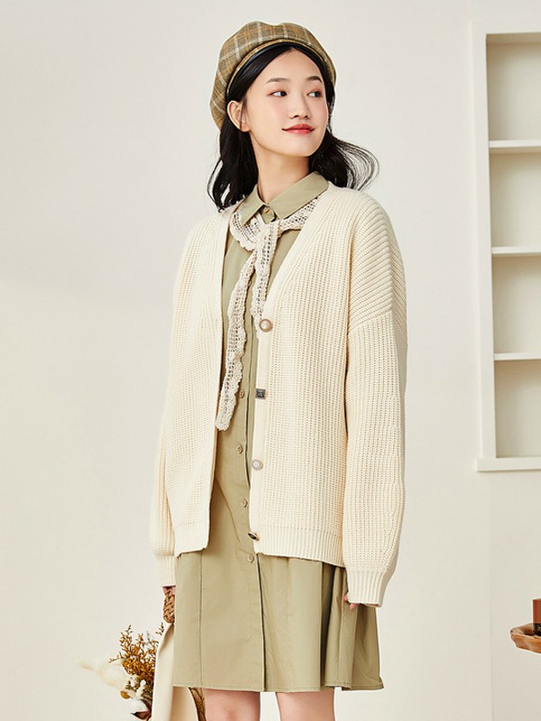 紫涵2021春季米色纯色针织衫