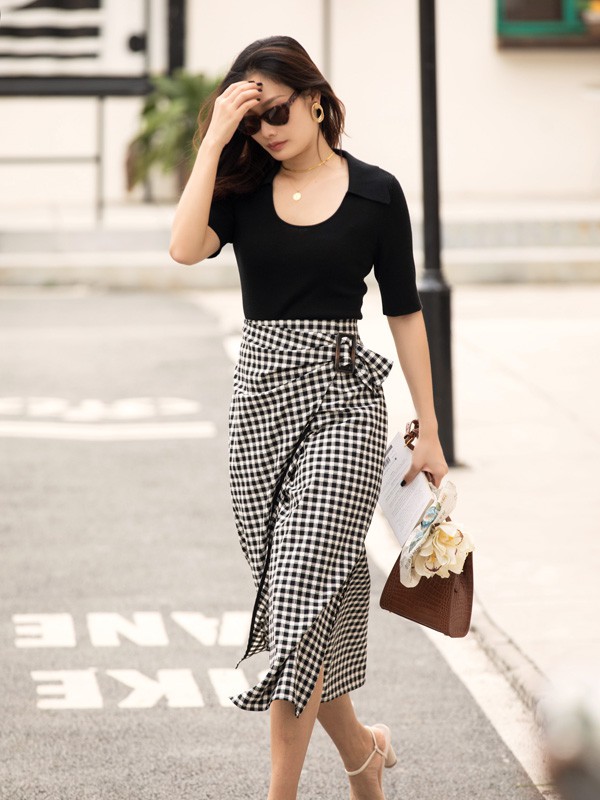 芮玛2021春夏季黑色格子半身裙