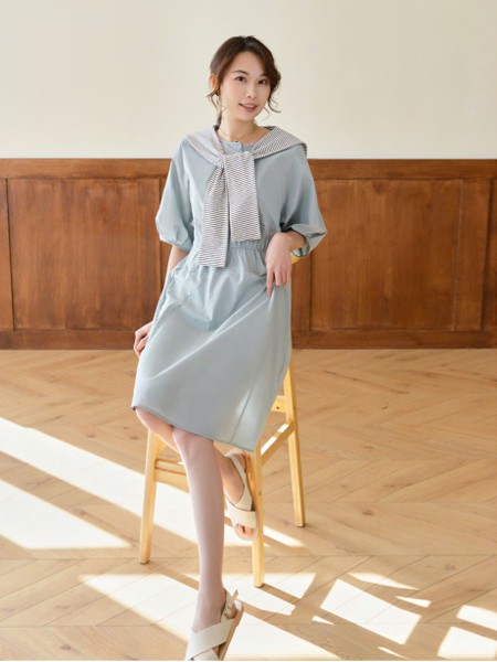 唯可佳2021春夏季蓝色纯色连衣裙