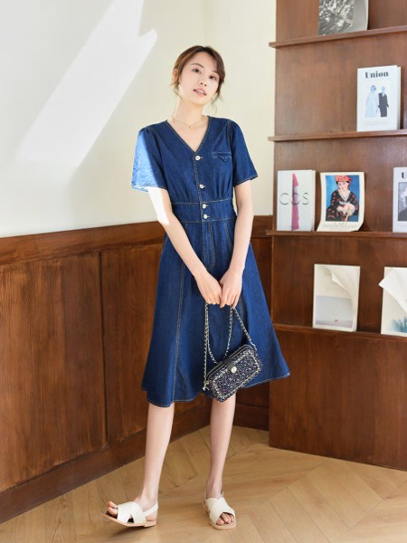 唯可佳2021春夏季蓝色纯色连衣裙