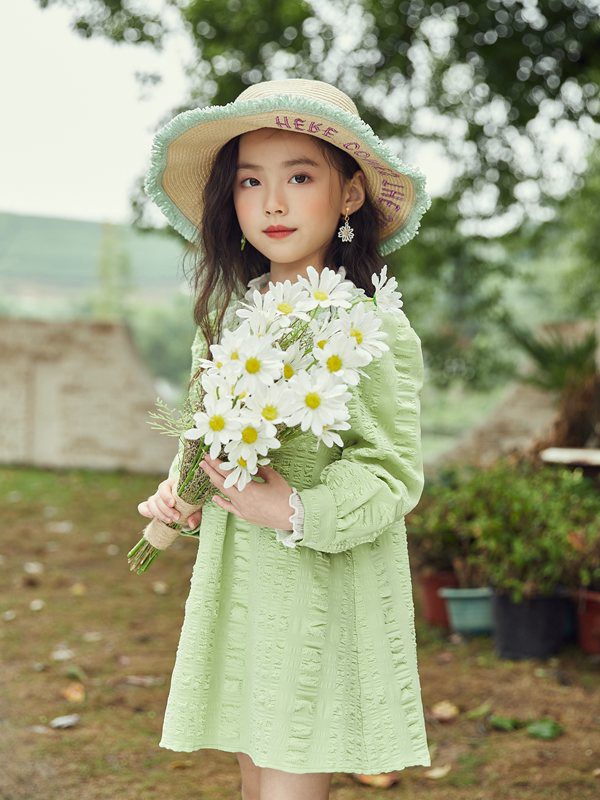 M2021春夏季绿色褶皱连衣裙