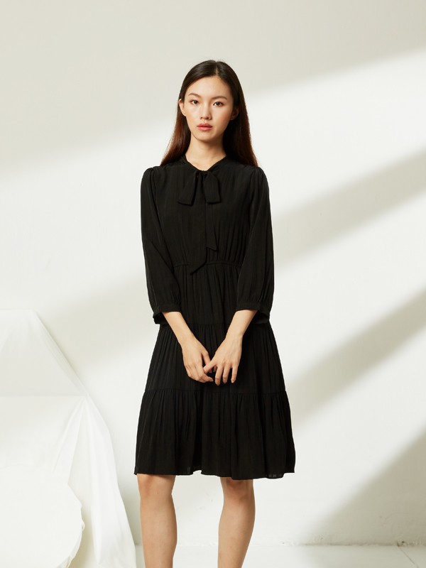 曈行2021春夏季黑色纯色连衣裙