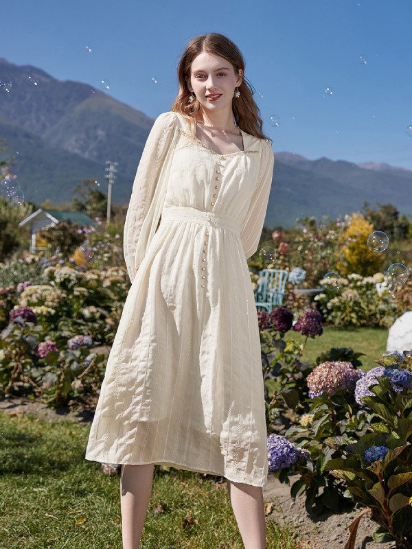 春美多2021春夏季米色纯色连衣裙