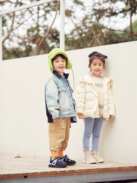 半糖小记童装2020秋冬季米色纯色羽绒服