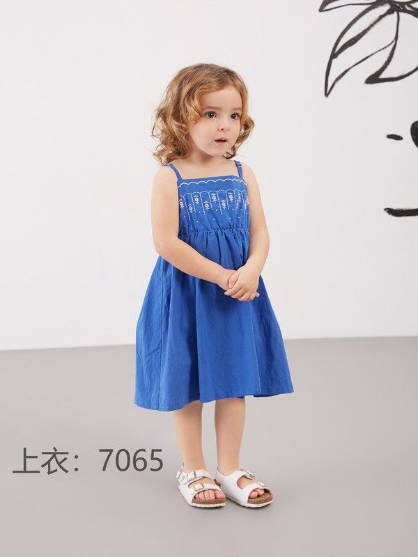 莫小汐2021春夏季蓝色刺绣大衣