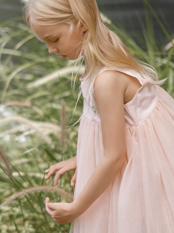 诺贝达2021春夏季粉色纱网连衣裙