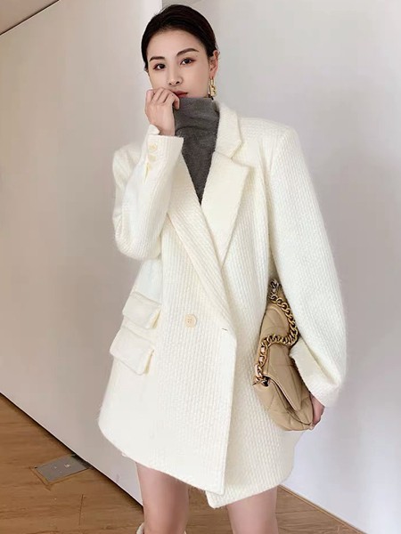 珂希莉2021春夏季米色纯色外套