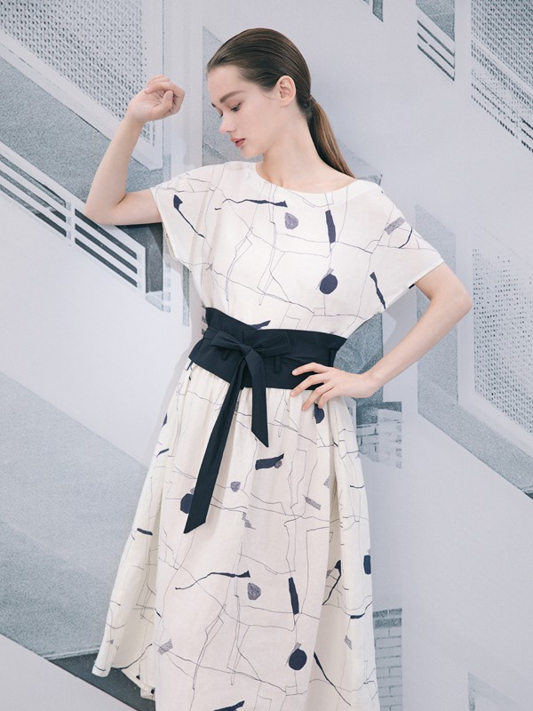 形上2021春夏季白色印花连衣裙